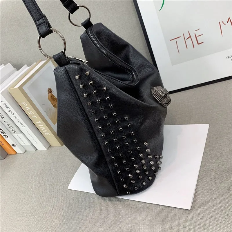 Punk skull women Shoulder Bags Large capacity Fashion Rivet ladies handbag black PU Leather female hobos Crossbody bags bit tote
