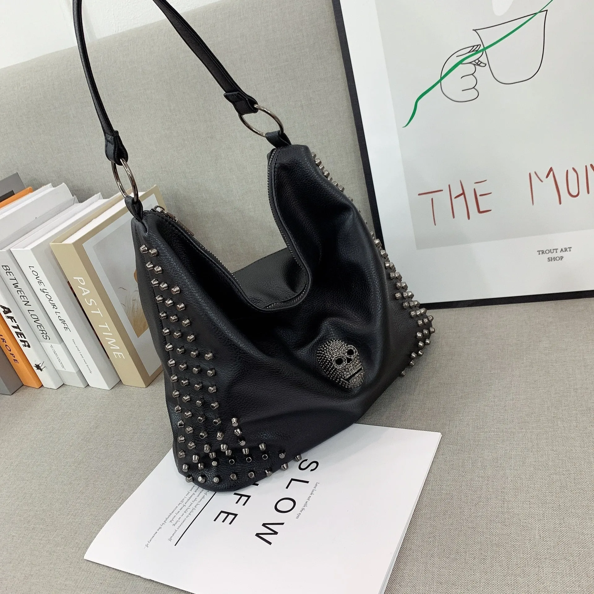 Punk skull women Shoulder Bags Large capacity Fashion Rivet ladies handbag black PU Leather female hobos Crossbody bags bit tote